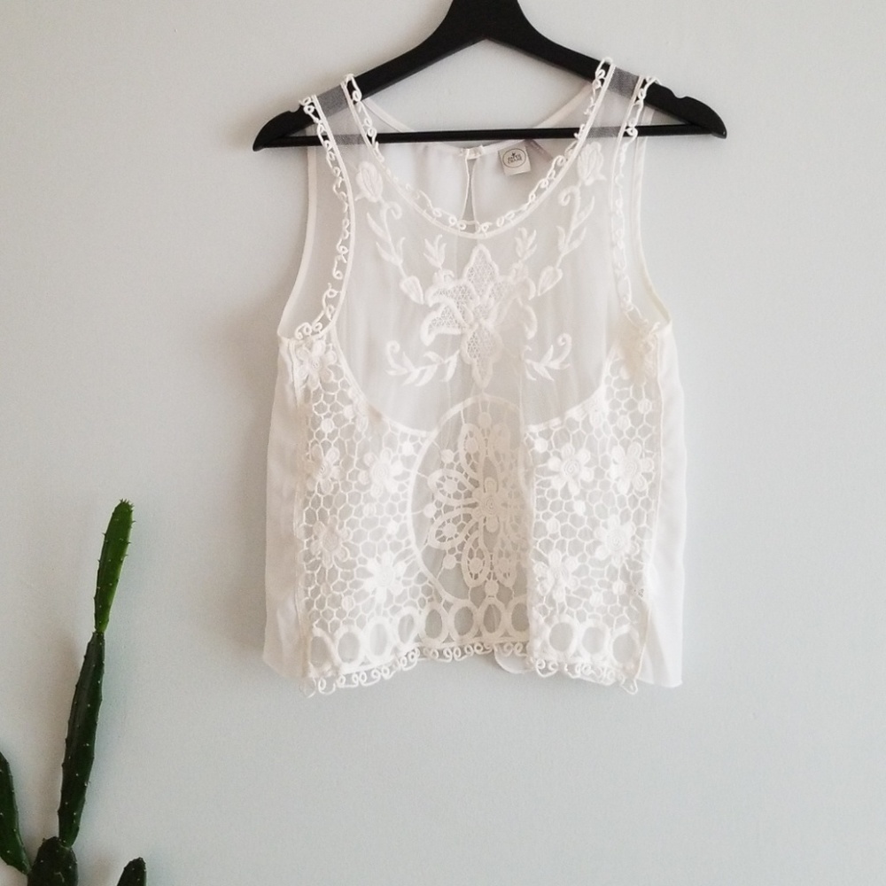 Dainty lace white tank shell